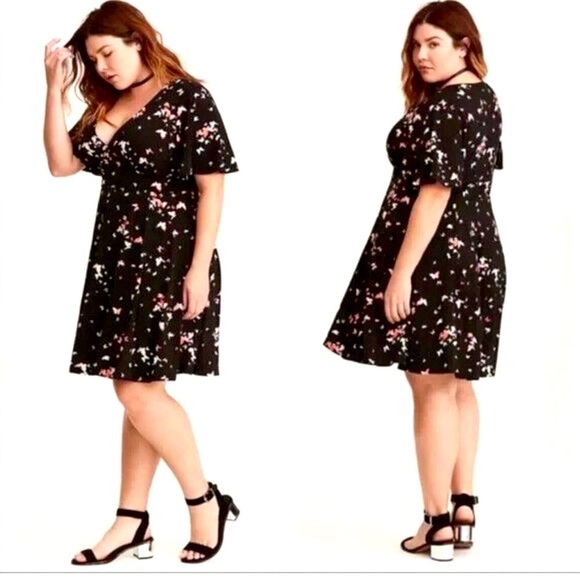 Torrid Dresses & Skirts - Torrid Black Stretch 🦋 Butterfly V Neck Dress